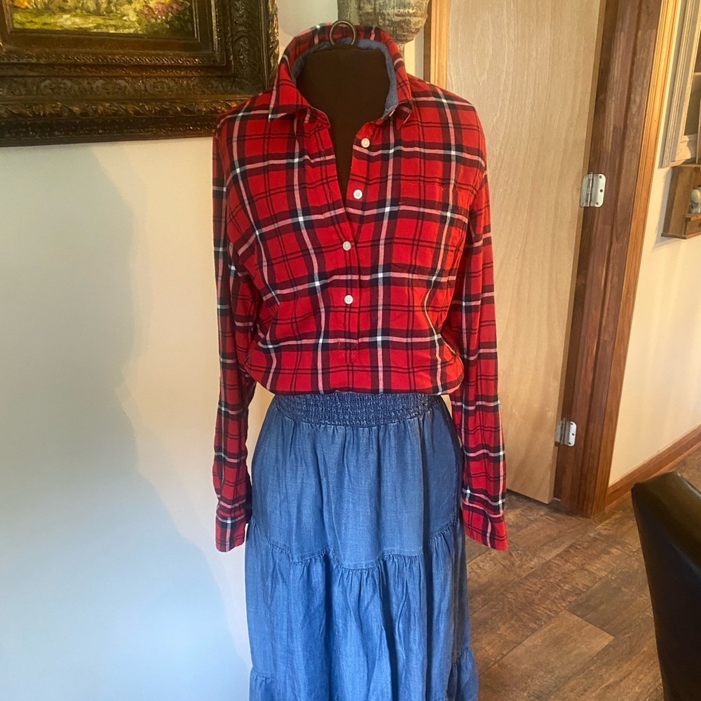 Tommy Hilfiger Red and Black Light Flannel | Women’s Small